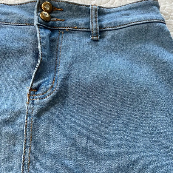 Classic Blue Denim Pencil Skirt Stretchy Back Slit 2 Rear Pockets Size Large - Picture 6 of 13